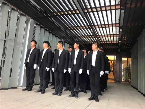 �����L��